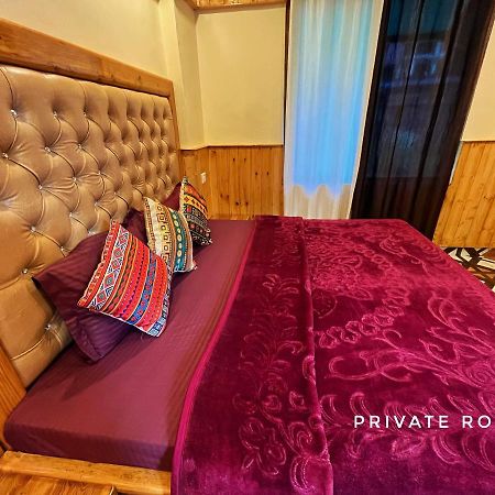 I Love Kasol Hostel & Rooftop Cafe エクステリア 写真