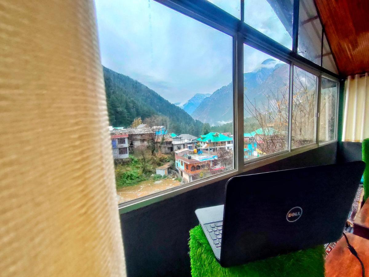 I Love Kasol Hostel & Rooftop Cafe エクステリア 写真