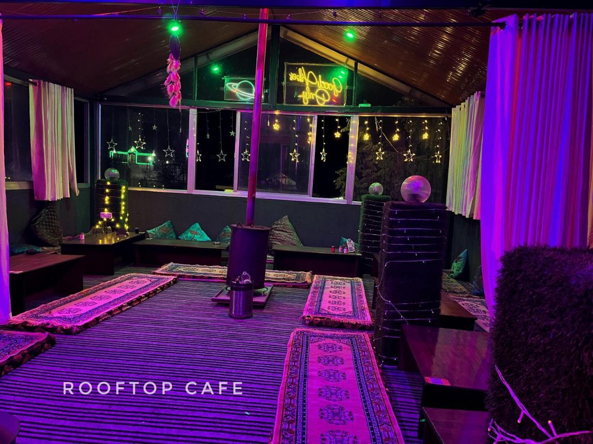 I Love Kasol Hostel & Rooftop Cafe エクステリア 写真